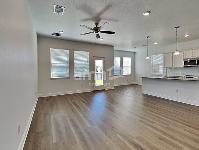 Building Photo - 6622 Atlantic Bch Ave