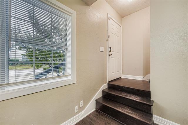 Building Photo - 214 Austin St