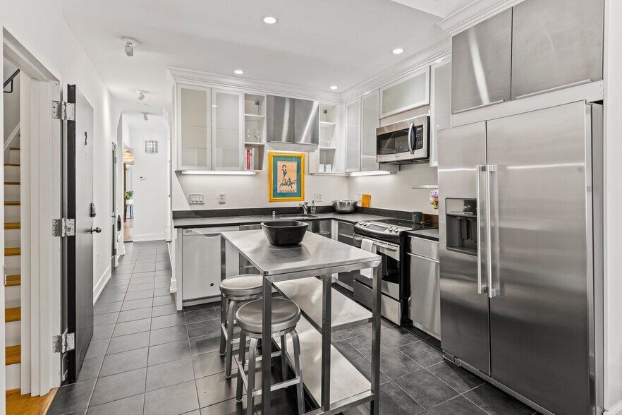 Building Photo - 1829 5th St NW