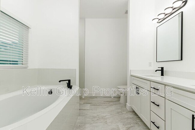 Building Photo - 3845 Osprey Pointe Cir