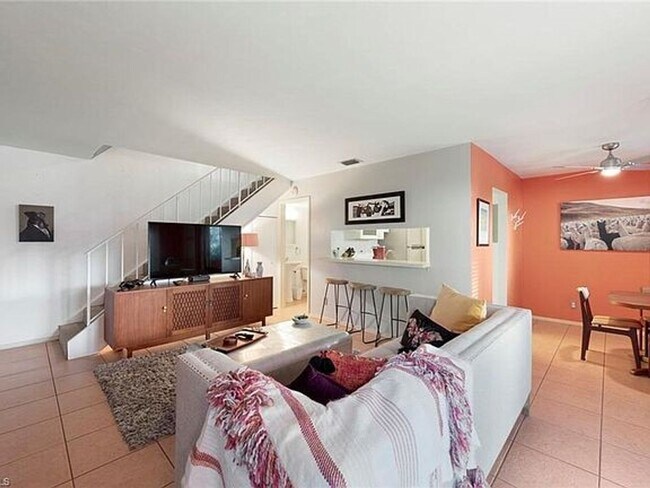 Building Photo - 2 Bedroom Condo with One Car Garage
