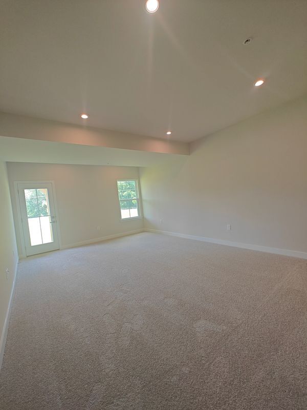 Building Photo - 109 S Durham Dr