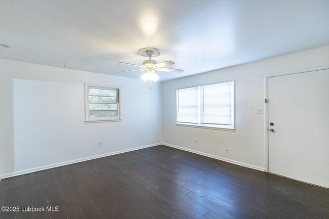 Building Photo - 815 52nd St