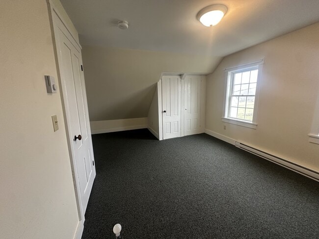 Building Photo - 799 River Rd