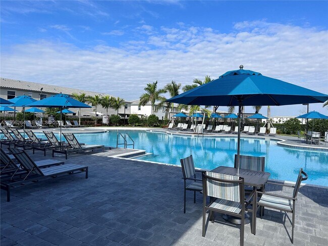 Building Photo - 2671 SE 10th St