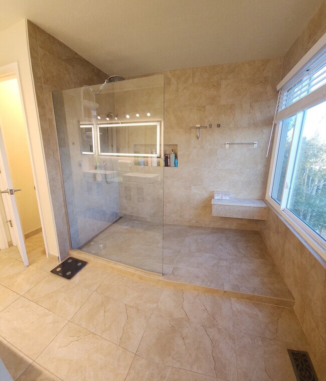 Building Photo - 5415 S Dunkirk Way