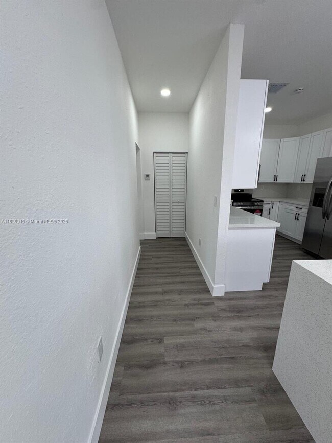 Building Photo - 3039 NW 51st Terrace