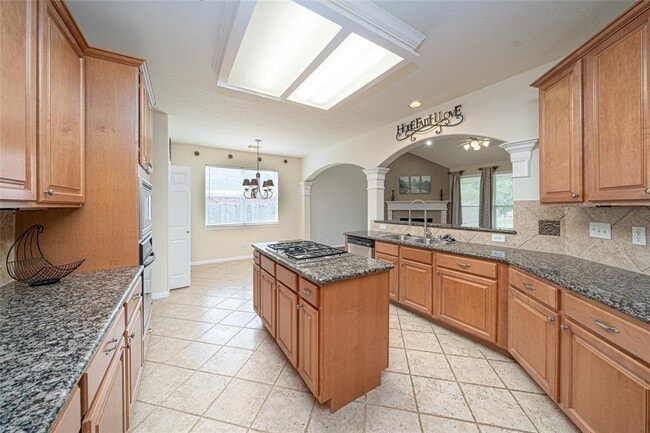 Building Photo - 14418 Chartley Falls Dr