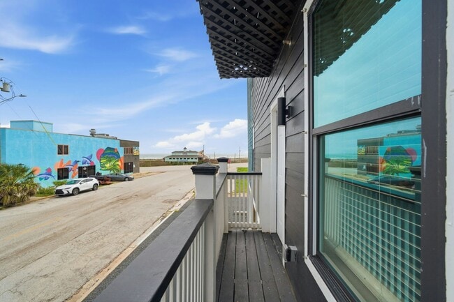 Building Photo - 801 Avenue K