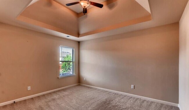 Building Photo - 135 Lindsey Terrace