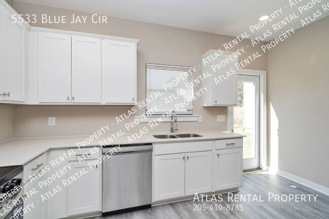 Building Photo - 5533 Blue Jay Cir