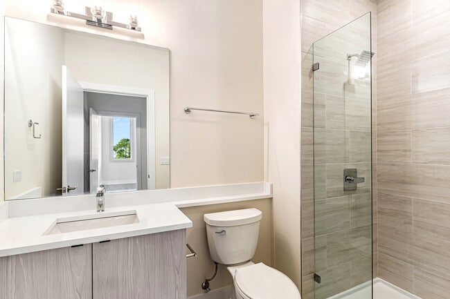 Building Photo - 3924 N Lincoln Ave