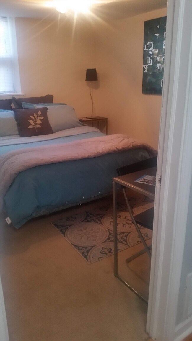 Building Photo - 5017 S Drexel Blvd