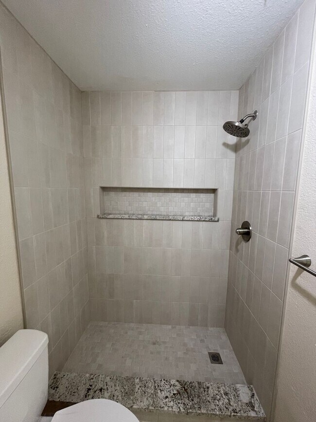 Building Photo - Fully remodeled 3 bedroom duplex for rent in Euless!