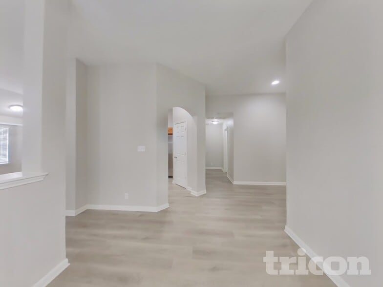 Building Photo - 4842 Dahlia Terrace