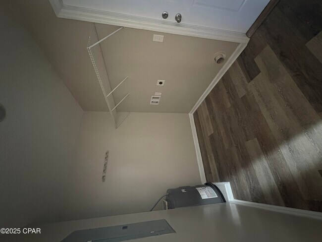 Building Photo - 816 E 25th St