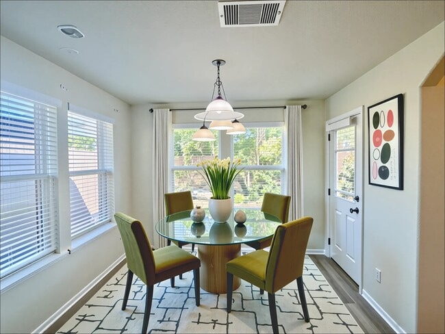 Building Photo - 1205 Quarterhorse Dr