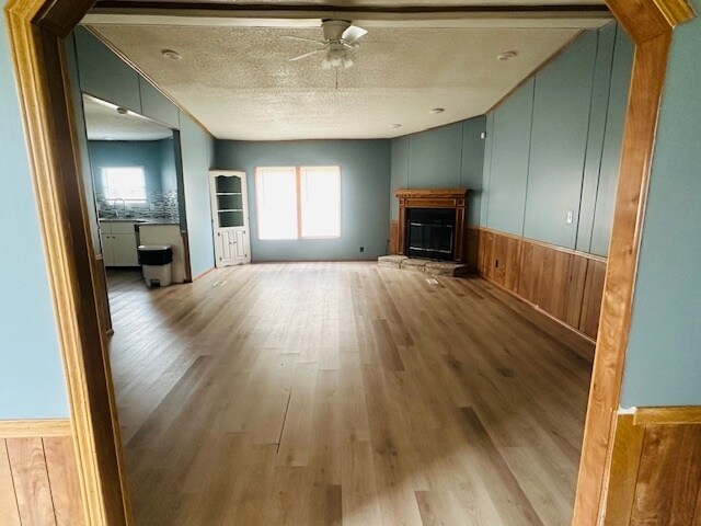 Living room - 16163 Carole Dr