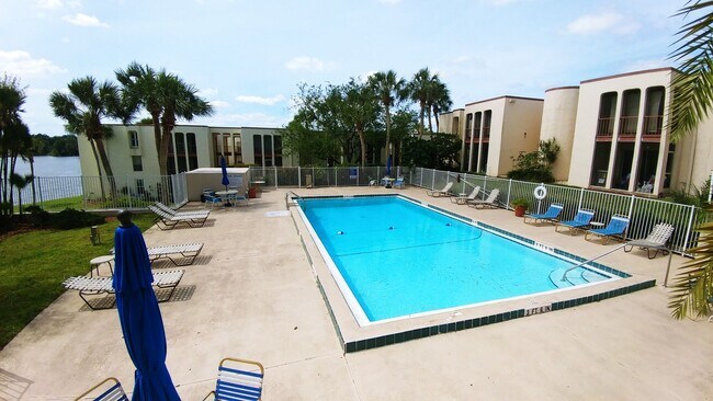 Building Photo - 518 Orange Dr