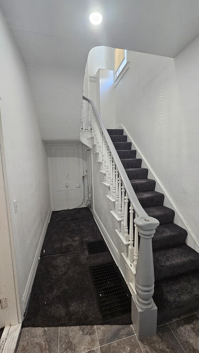 Building Photo - 415 Harrison Ave