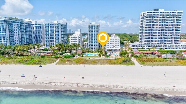 Building Photo - 2457 Collins Ave