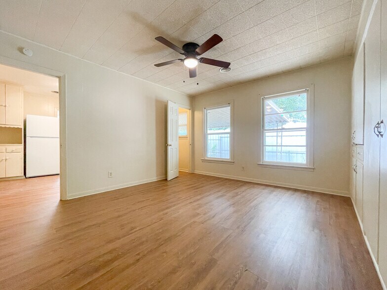 Building Photo - 4500 Anlo Ave