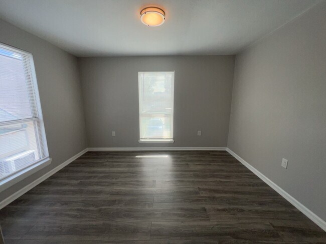 Building Photo - 6915 Avenue L