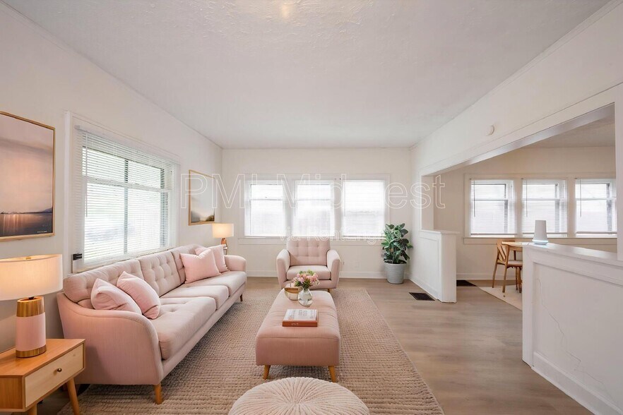 Building Photo - 1331 W 34th St