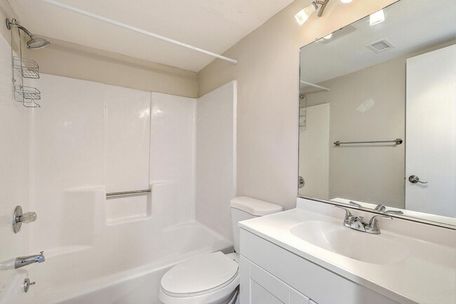 Building Photo - 2162 Bees Ferry Rd