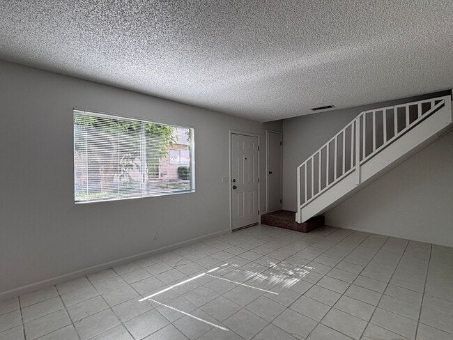 Building Photo - Two-Story Townhouse with Detached Garage