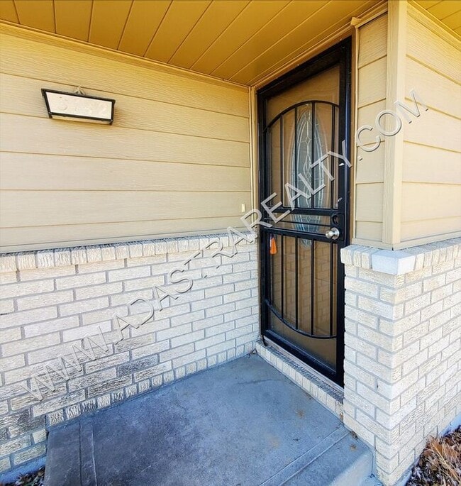 Building Photo - Nicely updated duplex near Kansas City schools-Coming SOON!!