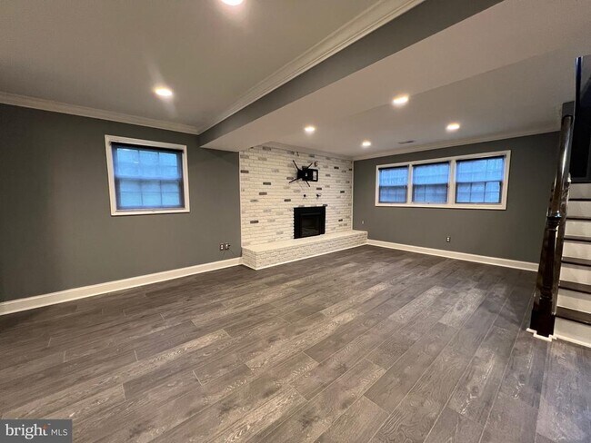 Building Photo - 5002 Dequincey Dr