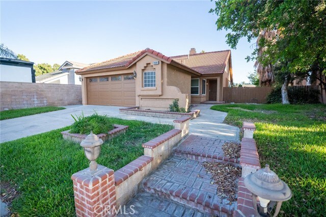 Building Photo - 15061 Fuchsia Ct