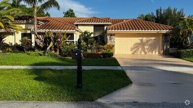 Building Photo - 11822 Island Lakes Ln
