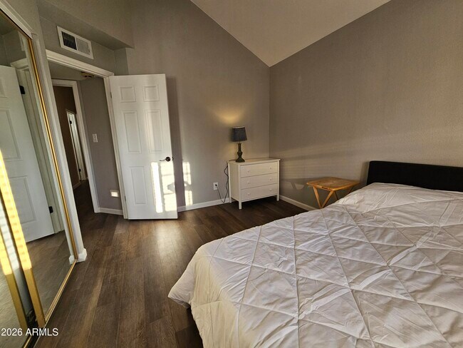 Building Photo - 2144 E Center Ln