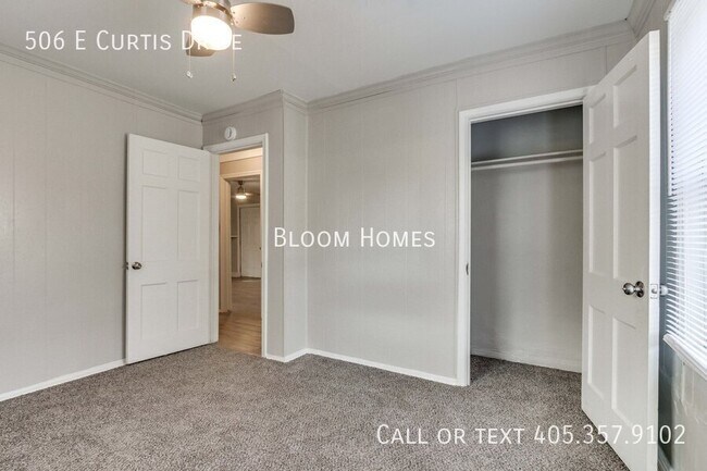 Building Photo - 506 E Curtis Dr