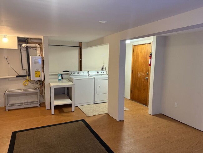 Building Photo - Spacious 2 Bed 1 Bath Bothell Home $2500/mo.
