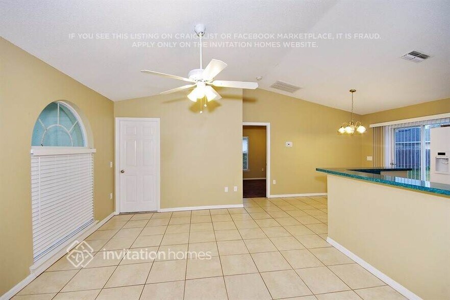Building Photo - 711 Hawk Ln