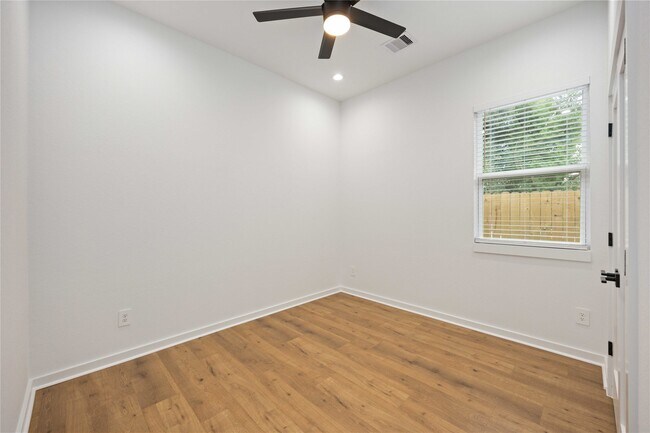 Building Photo - 7315 Eisenhower Rd