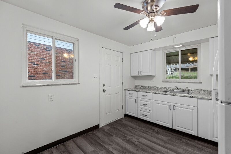 Building Photo - 851 Florence Ave