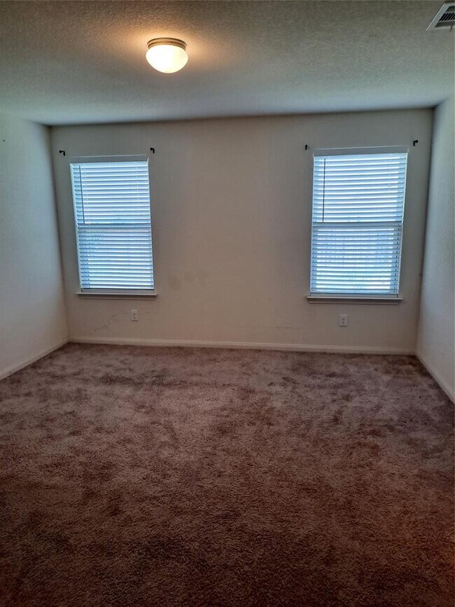 Building Photo - 685 Yearwood Ln