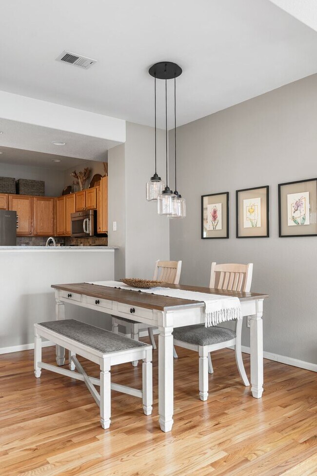 Building Photo - Modern 2-Bed, 2.5-Bath Corner Unit in Arva...