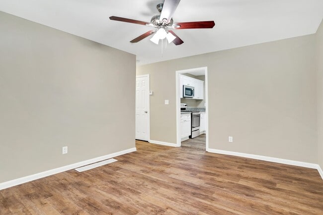 Building Photo - 1154 Penn Ct Se