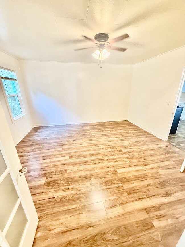 Building Photo - 10819 Conifer Ln