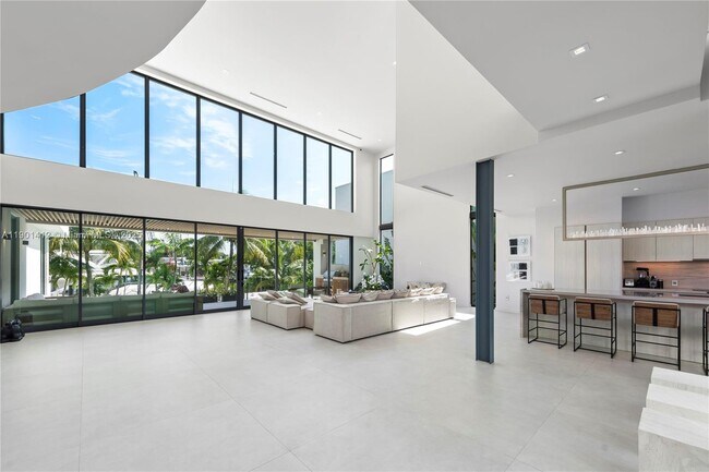 Building Photo - 773 NE 77th Terrace