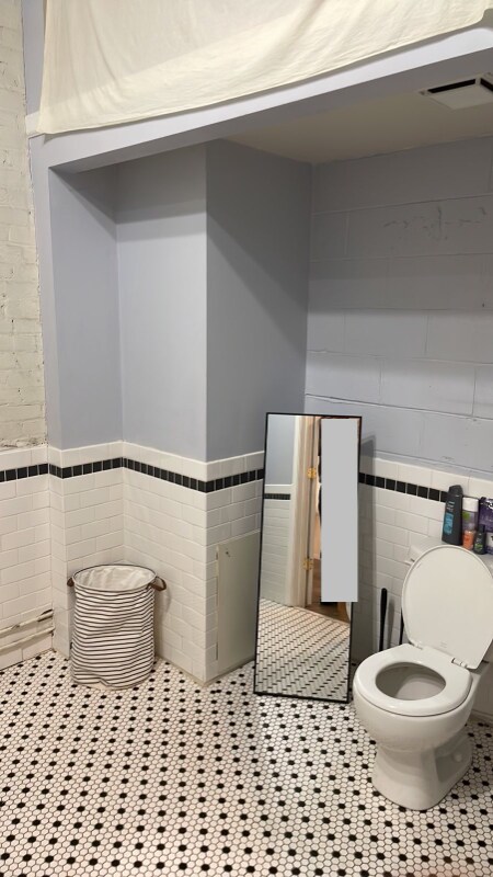 Building Photo - 1009 Jefferson St