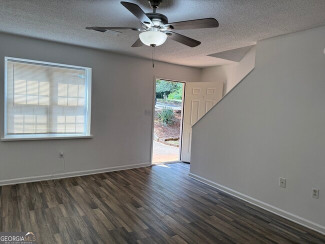 Building Photo - 110 Pasteur Ct