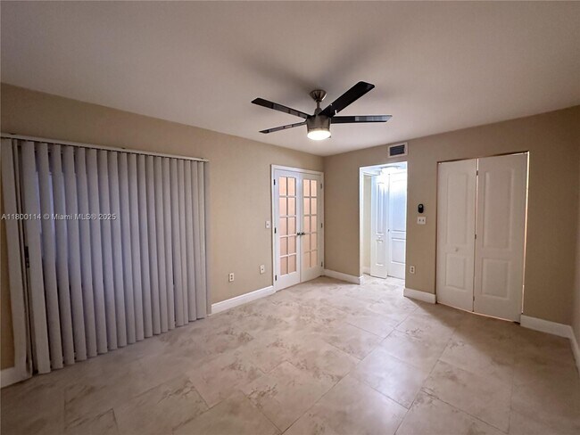 Building Photo - 2820 N Oakland Forest Dr