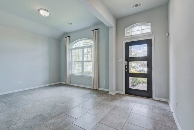 Building Photo - 208 Shoreview Dr