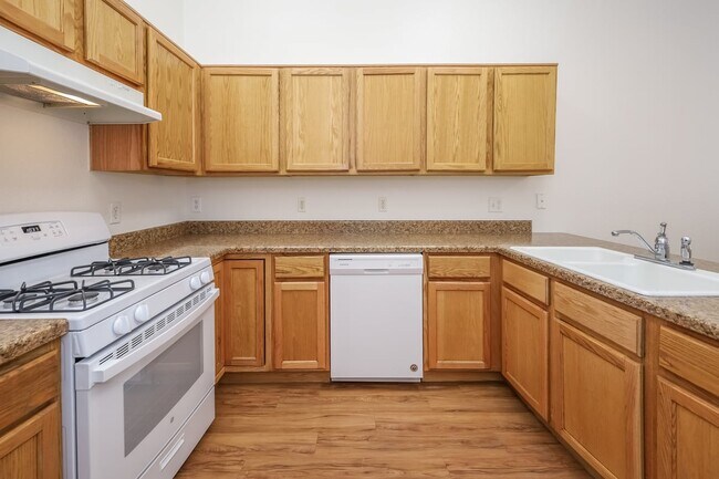 Building Photo - 6645 S SQUAWROOT Pl